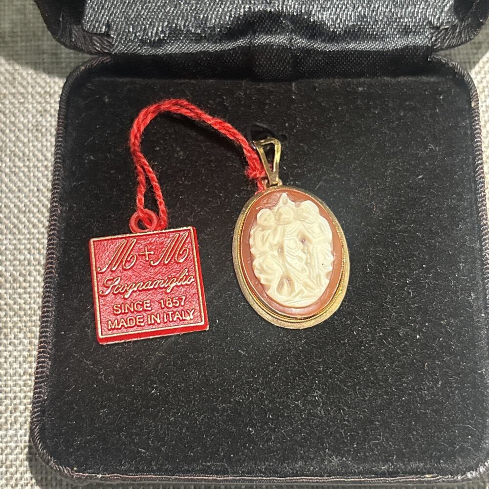 M & M Scognamiglio of Italy Cameo Hand-Carved Shell 14K Pendant 3 Graces